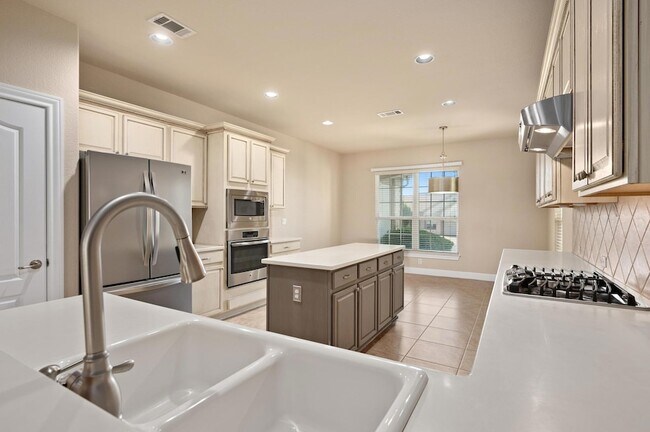 Building Photo - 216 Armstrong Dr