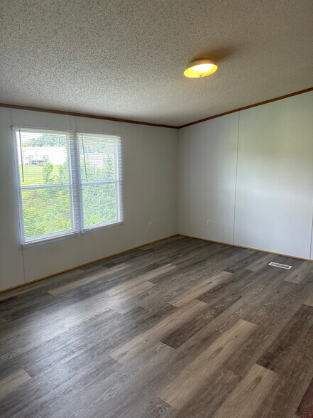 Building Photo - 115 McFalls Dr