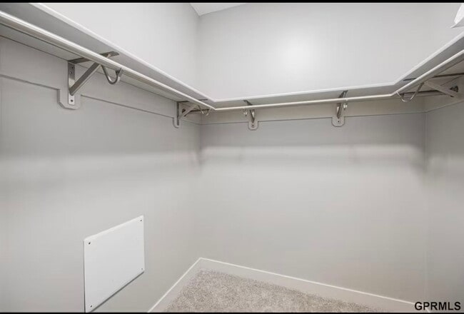 Building Photo - Fully Furnished 2 Master Suites | Luxe Townhome Near UNMC