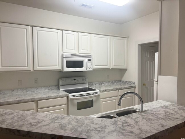 Building Photo - 2033 Silvercrest Dr