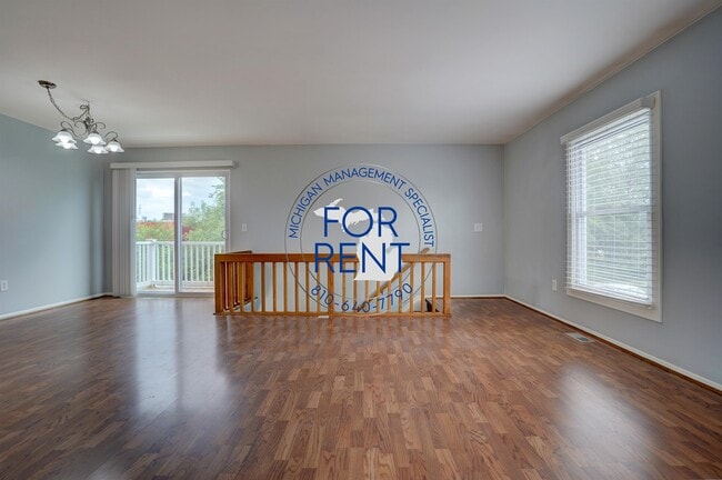 Building Photo - 9435 N Parkwood Dr