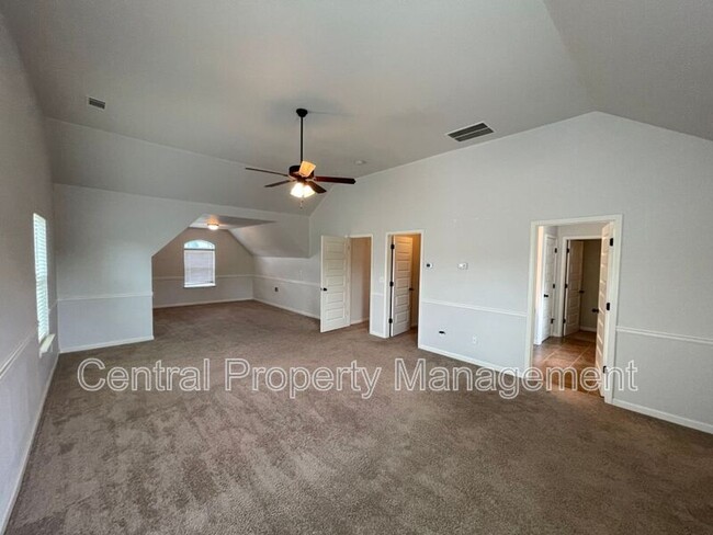 Building Photo - 514 W Holloway Dr