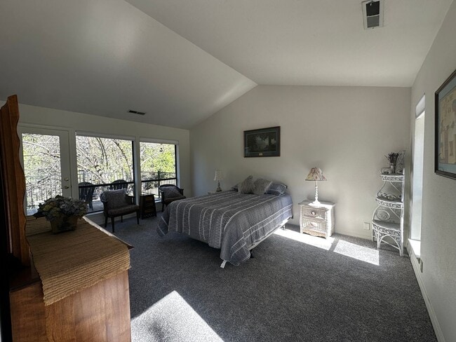 Building Photo - Light Filled 4 Bedroom 2.5 Bathroom Two-St...