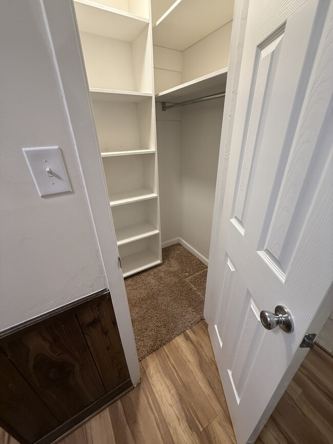 Building Photo - 216 Clower Ave