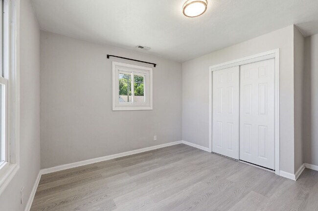 Building Photo - Updated Ranch with Garage, Fenced Yard & One-Level Living