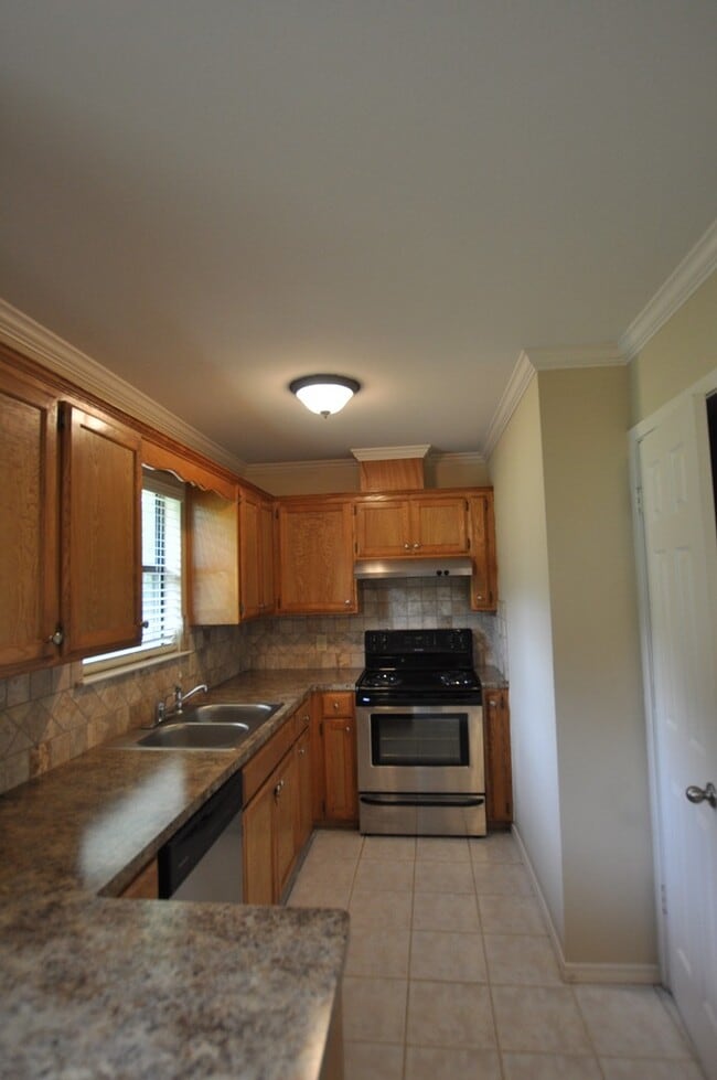 Building Photo - 3 Bedroom for rent in Lindale! Tour Today!