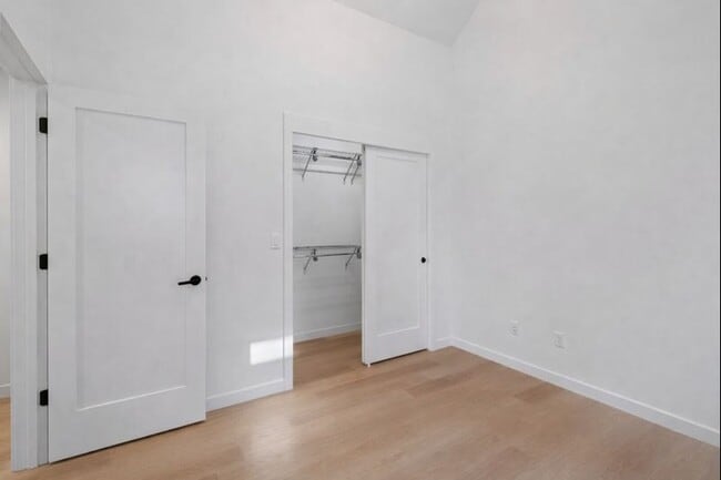 Building Photo - 10350 Wallingford Ave N