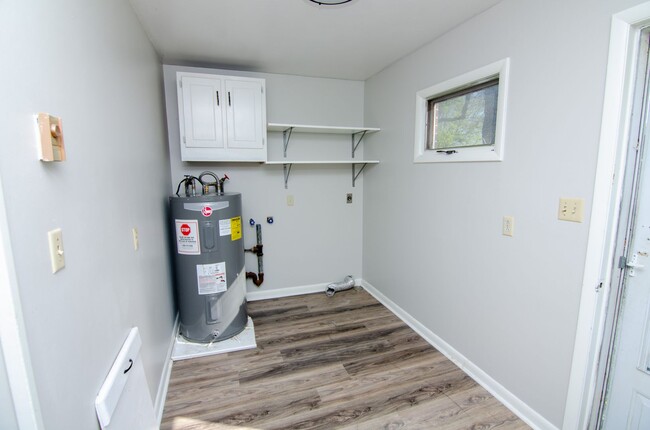 Building Photo - 320 Bear Creek Pike