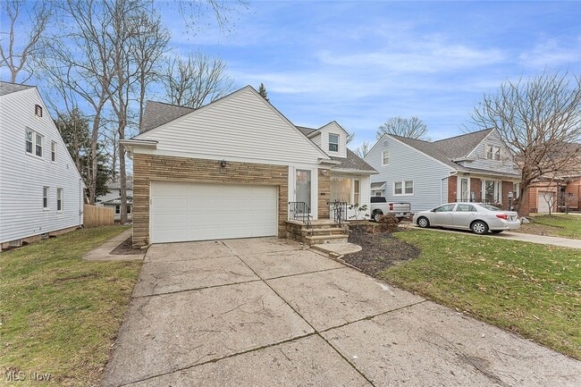 Building Photo - 23815 Woodway Rd