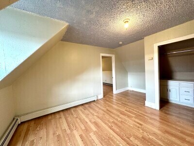 Building Photo - 569 Main St