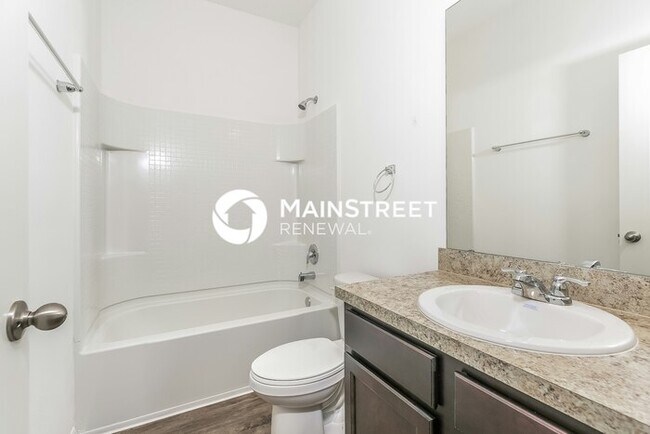 Building Photo - 3 Bedroom Pet-Friendly Home in Haines City, FL with Main Street Renewal