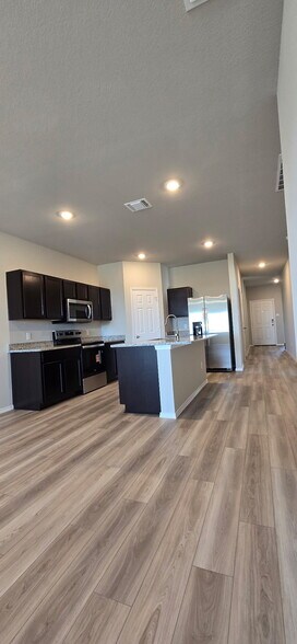 Building Photo - 1119 Stone Vly Rd