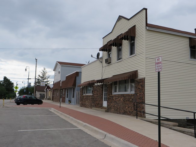 Primary Photo - 125 E Mississippi St