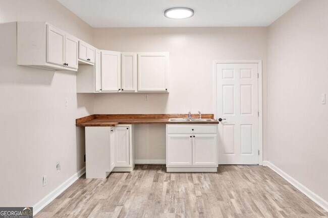 Building Photo - 125 Roosevelt St