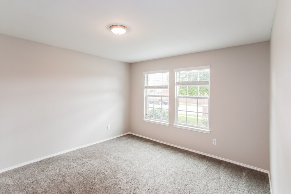 Building Photo - 2005 Burnside Dr