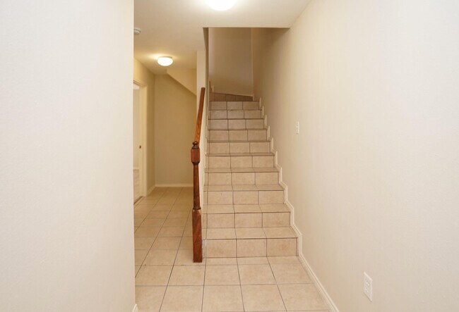 Building Photo - 4807 Merwin St