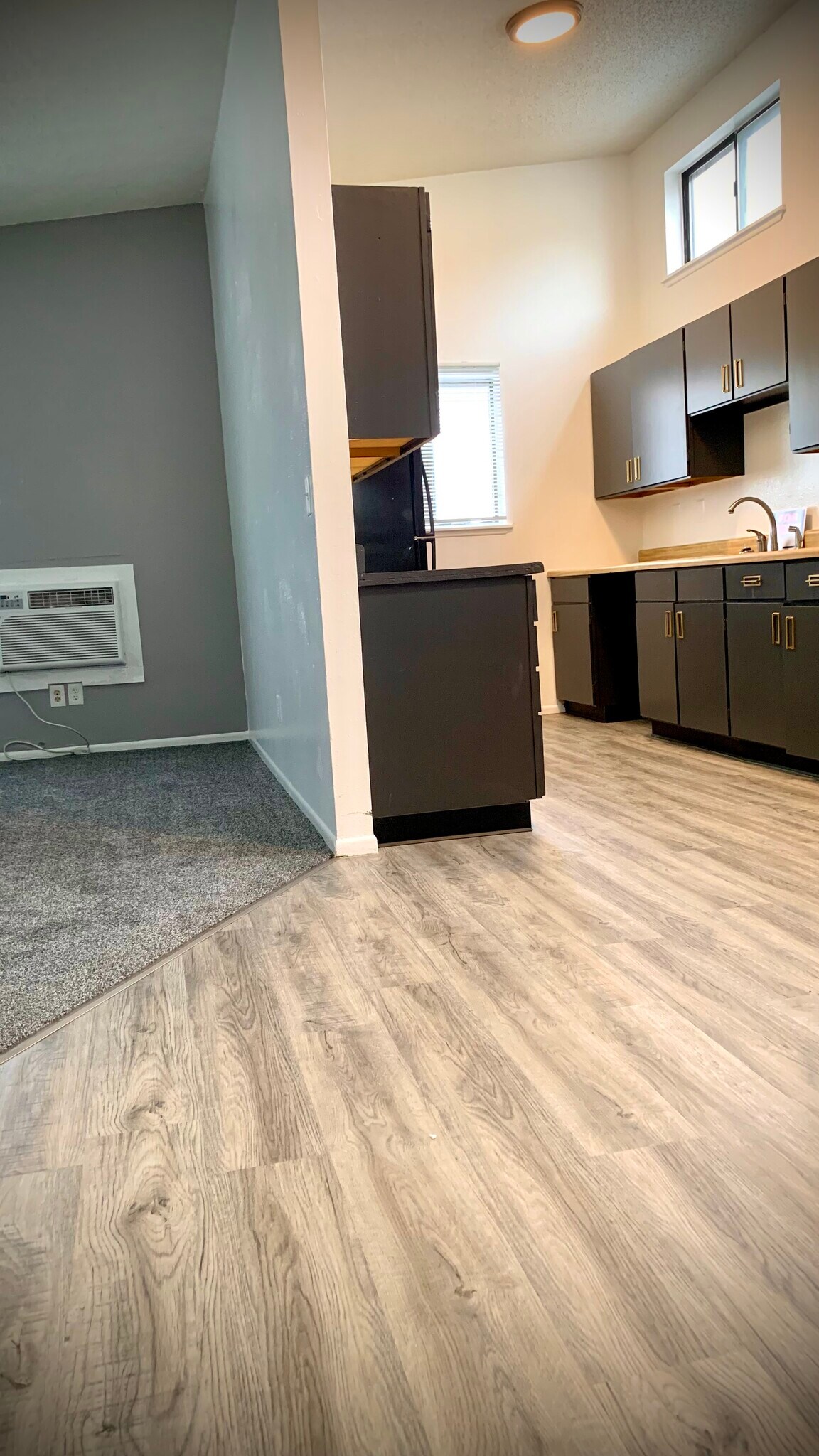 Building Photo - 961 E 23rd St