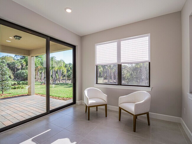 Building Photo - 3842 White Alder Wy