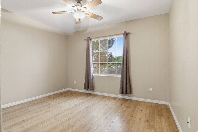 Building Photo - Comfortable single-story living! This inviting 3-bed, 2-bath home offering 1,756 sq ft with fully...