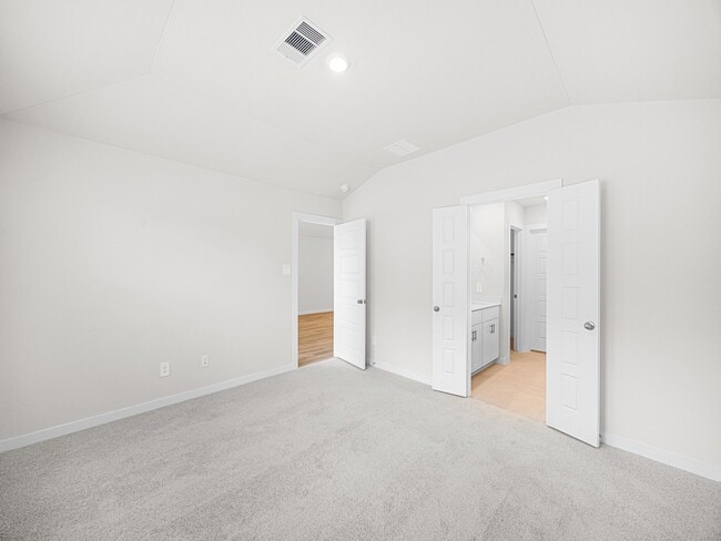 Building Photo - 18718 Timber Gln Dr