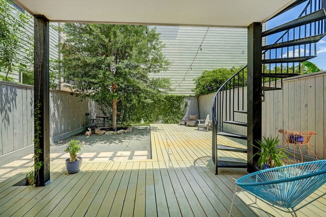 Building Photo - 2014 Crockett St