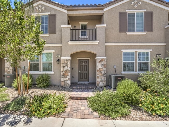 Primary Photo - 462 Ylang Pl