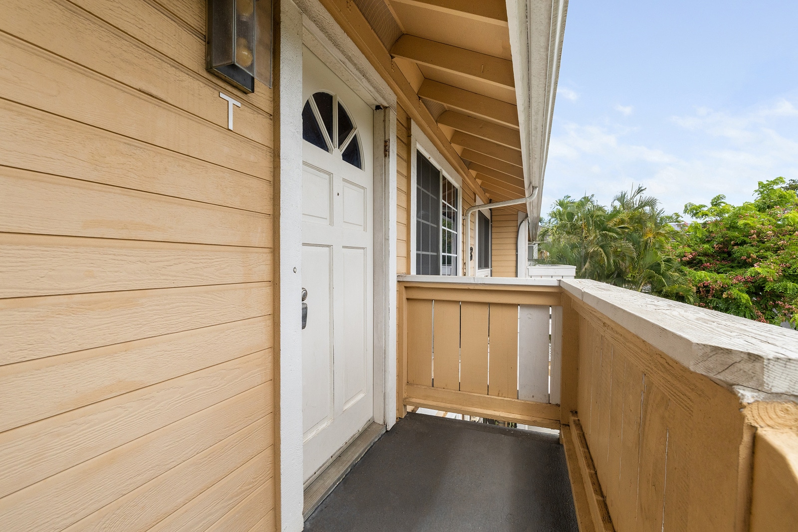 Building Photo - 393 Mananai Pl