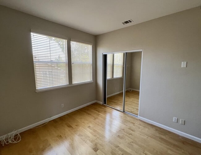 Building Photo - 603 Rockingham Ln