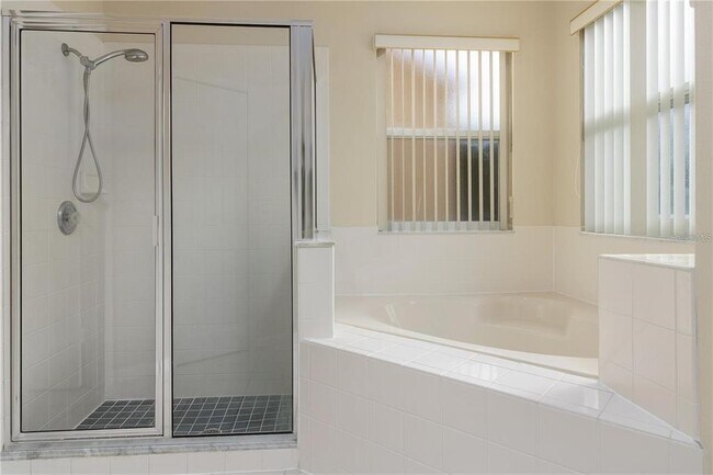 Building Photo - 626 Corvina Dr