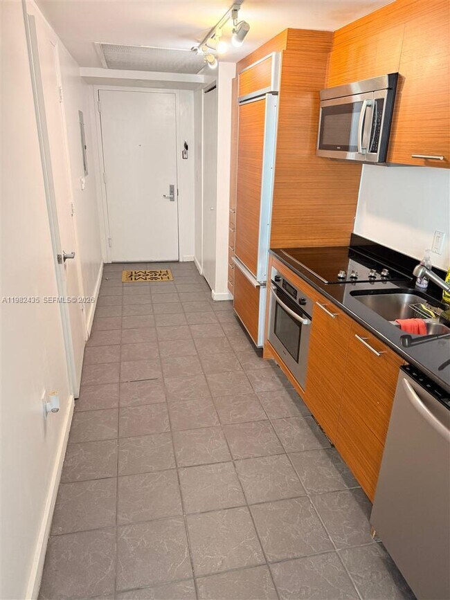 Building Photo - 50 Biscayne Blvd