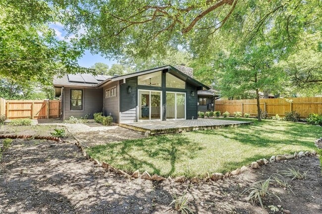 Building Photo - 1707 Fawn Dr