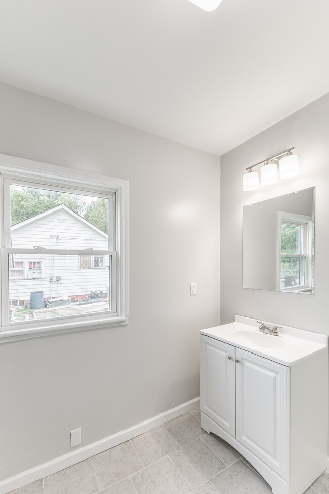 Building Photo - Decatur Property