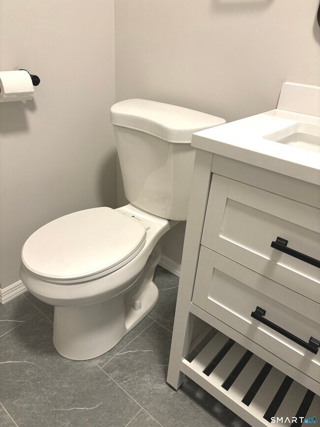 Building Photo - 17 Brickyard Rd