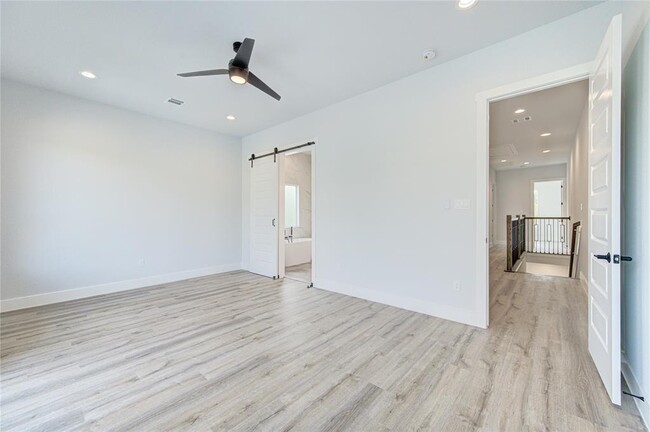 Building Photo - 3714 Mainer St