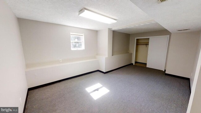 Building Photo - 3842 Stoneybrook Rd