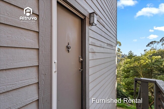 Building Photo - 2177 Manzanita Dr