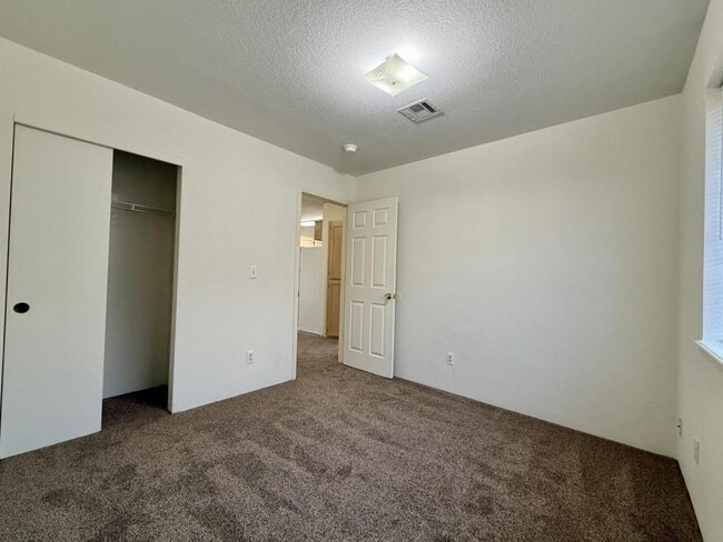 Building Photo - 34 Lewis Ave