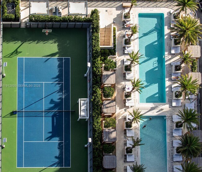 Building Photo - 801 S Miami Ave