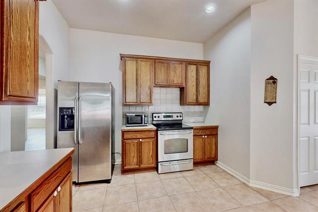 Building Photo - 1216 Lake Forest Dr