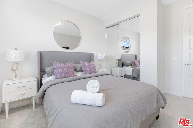 Building Photo - 768 Daniel Freeman Cir