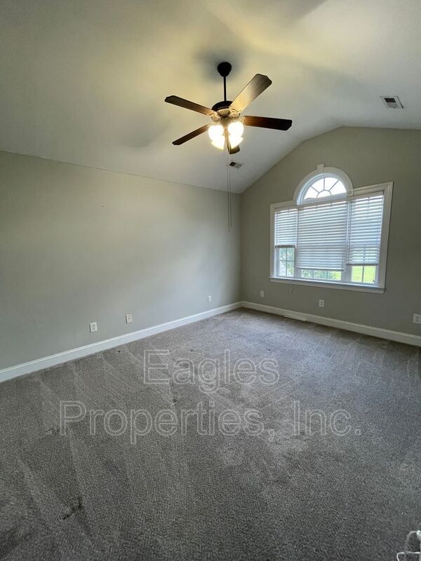 Building Photo - 107 Brighton Dr