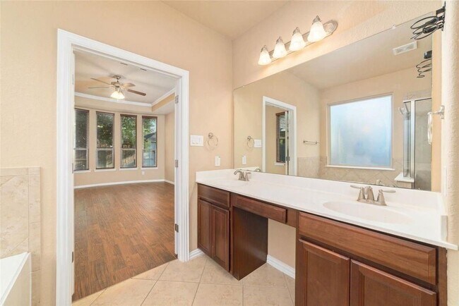 Building Photo - 2051 Brodie Ln