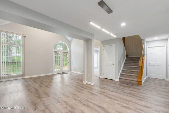Building Photo - 262 Daffodil Dr