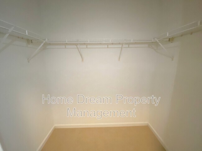 Building Photo - 2465 Army Navy Dr