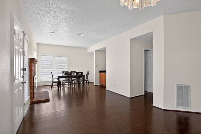 Building Photo - 1211 Berrystone Trail