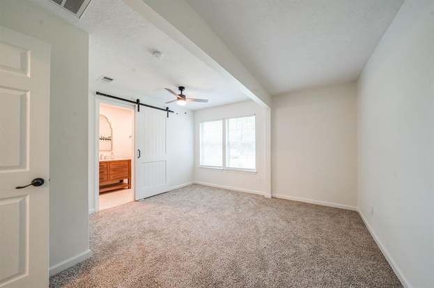 Building Photo - 802 Mary Ann Dr