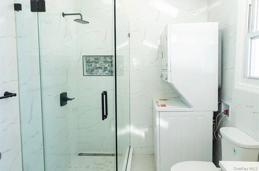 Building Photo - 168 Oldfield Ave