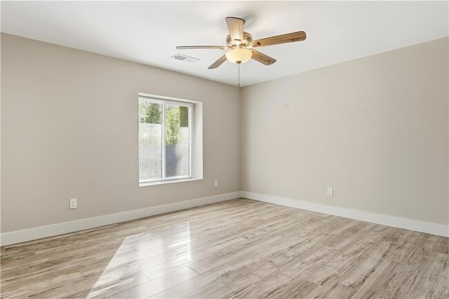 Building Photo - 1735 Carter Cir