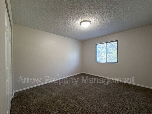 Building Photo - 3405 Holdrege St