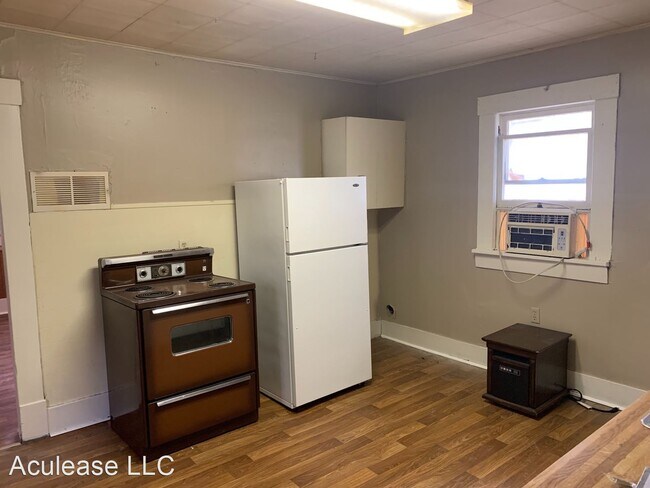 Building Photo - 1 br, 1 bath House - 609 W 4th